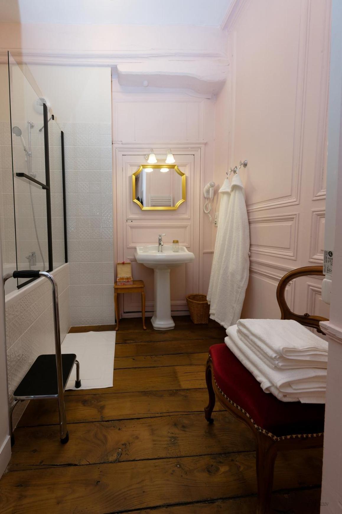 Guest House Saint Yves Dinan Chambre photo